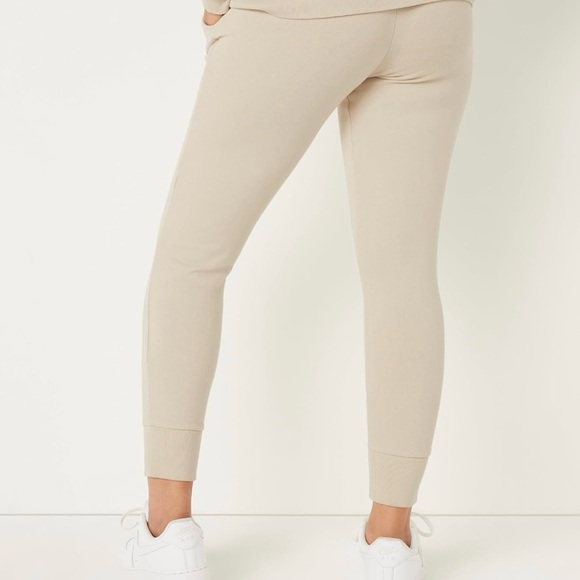 VS PINK beige joggers! - Picture 4 of 8